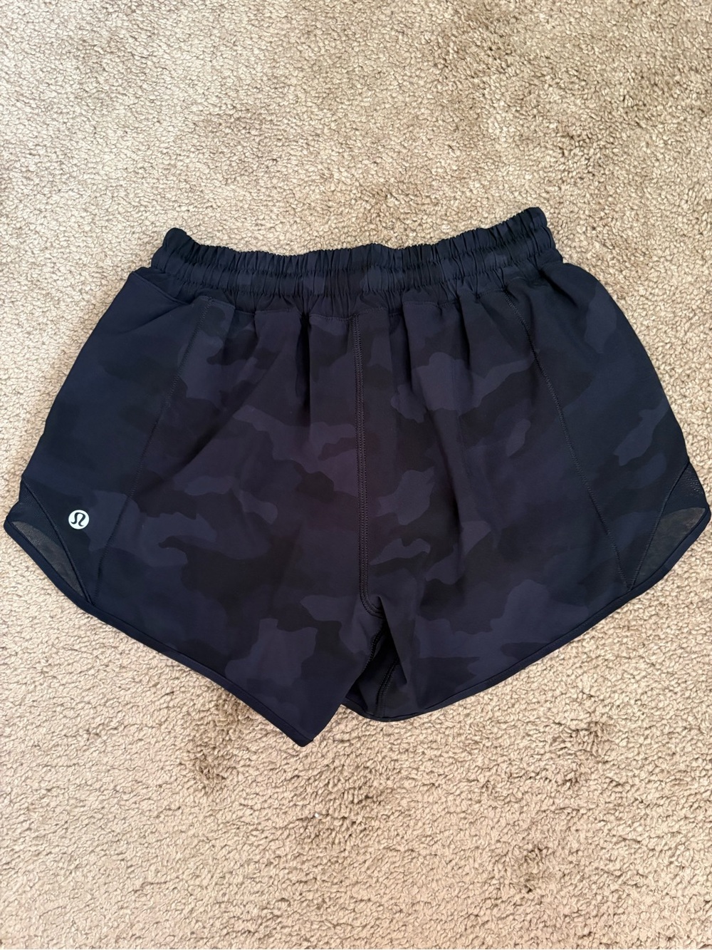 Lululemon Hotty Hot Low-Rise Lined Short 4”